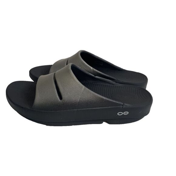 Oofos OOahh Luxe Slides Sandal Black Silver Womens Size 39 US 8 Mens 6 Slip On - Picture 4 of 10